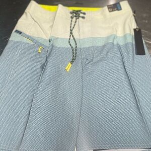 Depactus Echo Charlie Board Shorts Size 31 NWT